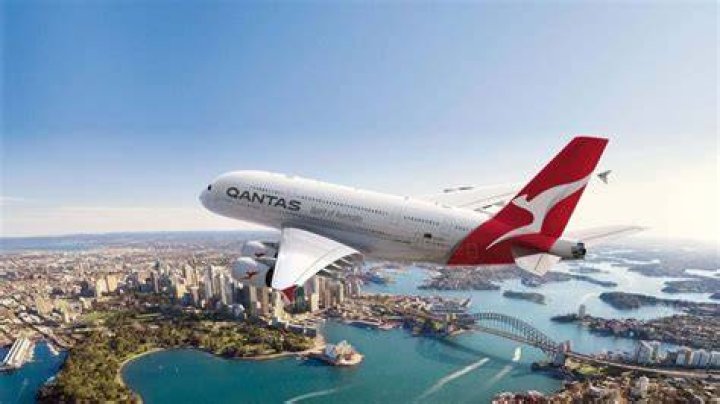 FileMiranda Kerr launches new Qantas Frequent Flyer Rewards Alliance