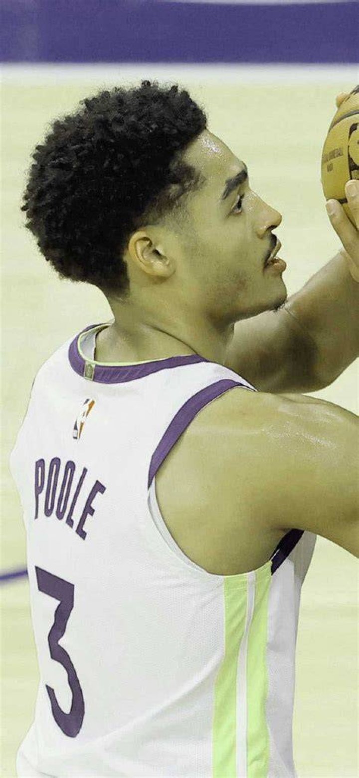File20181204 Jordan Poole at UMNW game (14) (cropped).jpg Wikipedia