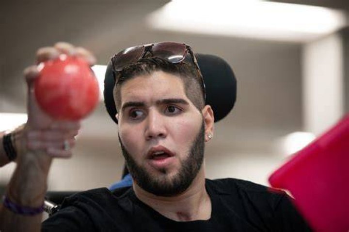 For injured boxer Prichard Col&oacute;n, a fight that never ends The