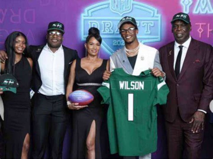 Garrett Wilson Family (Parents & Siblings), Girlfriend And Facts