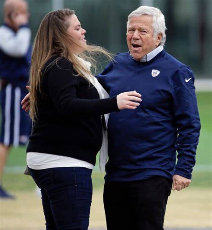 Get The Scoop: Amanda Belichick's Age Revealed