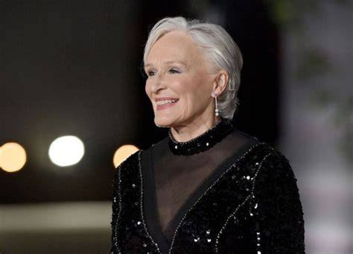 Glenn Close's height, weight. Age is not a sentence for her