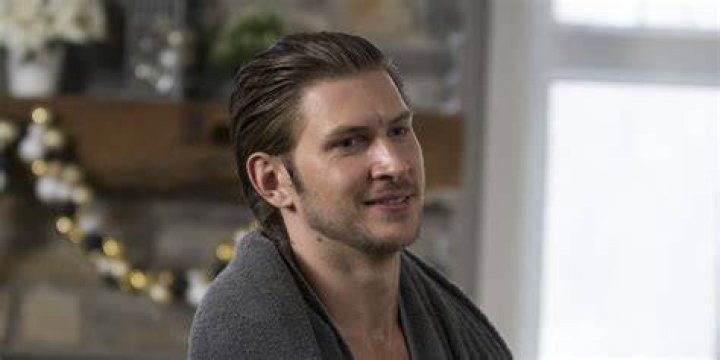 Greyston Holt&rsquo;s Wiki, Biography, Wife, Net Worth, Girlfriend, Height