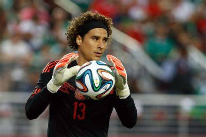 Guillermo Ochoa &hearts;️⚽ Soccer players, Soccer guys, Mexico national team