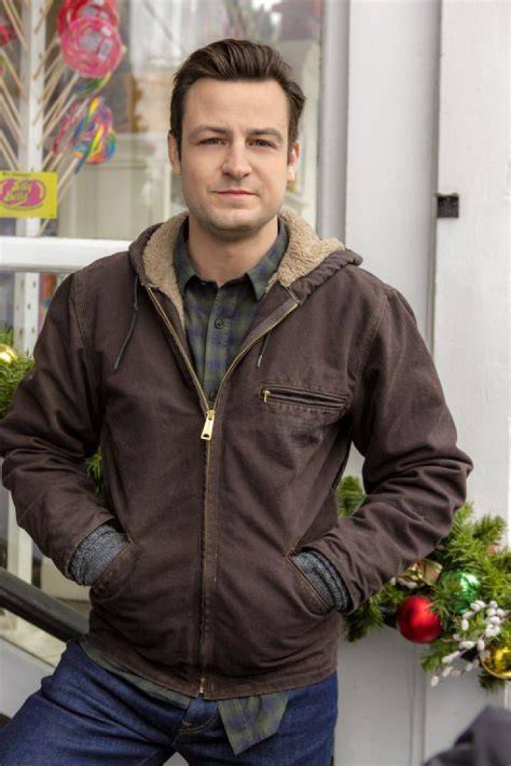 Hallmark Channel&rsquo;s Tyler Hynes and Andrew Walker&rsquo;s BFF Moments From