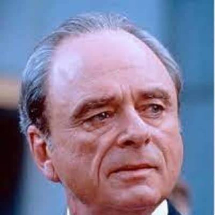 Harris Yulin Bio, Wiki, Age, Family, Wife, Movies, TV Shows and Net Worth