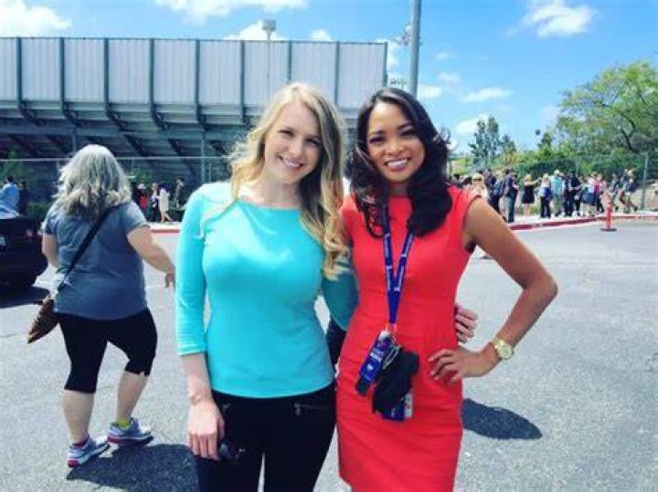 Hillary Vaughn Bio (Wiki) | SyncVib