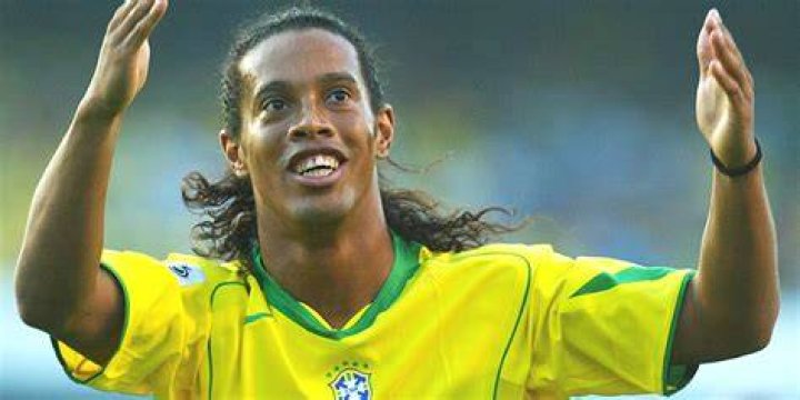 How Long Did Ronaldinho Play Football? Expert Insight