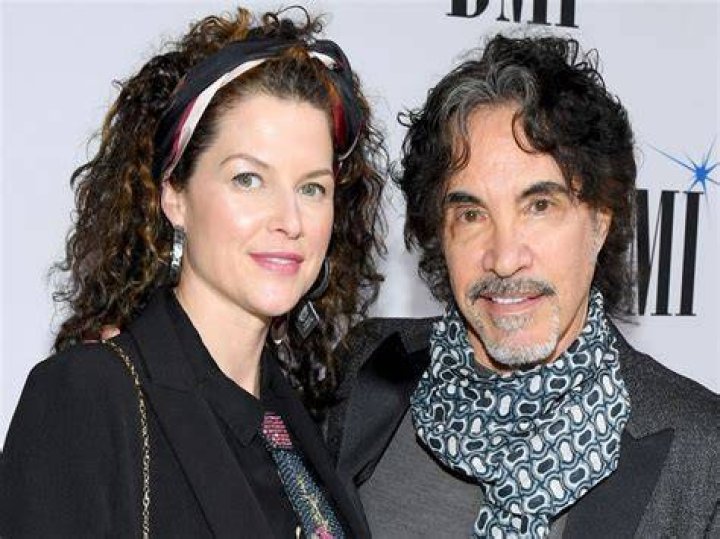 How Old Is John Oates' Wife: The Answer Revealed