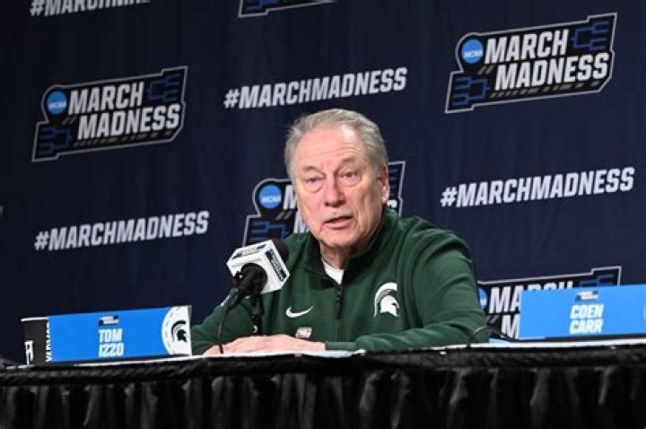How Tall Is Tom Izzo?