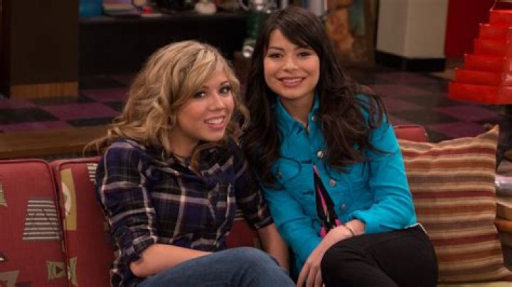 iCarly's Nathan Kress Expecting First Child With Wife London