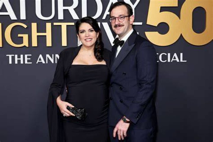 Is Cecily Strong married and pregnant?Who is the partner, boyfriend or husband?
