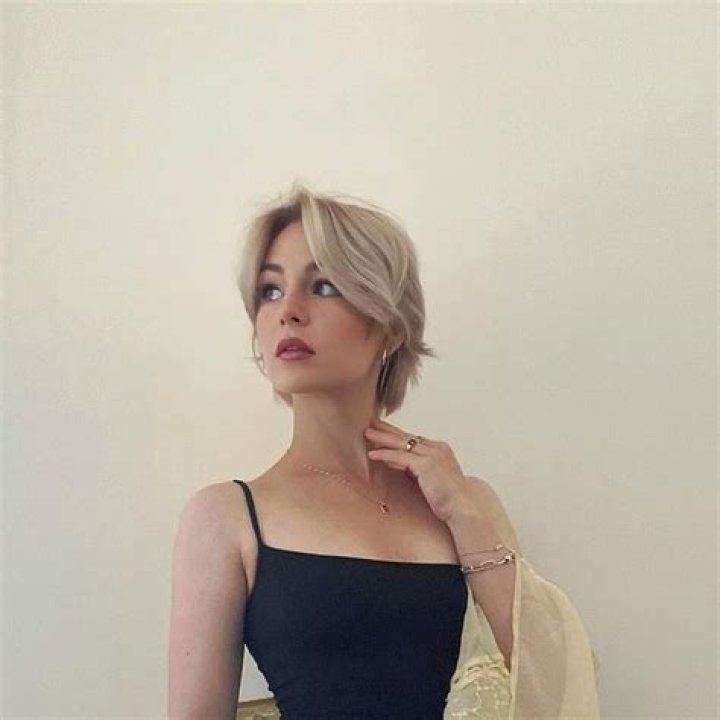 Is Kallmekris Straight? The Definitive Answer