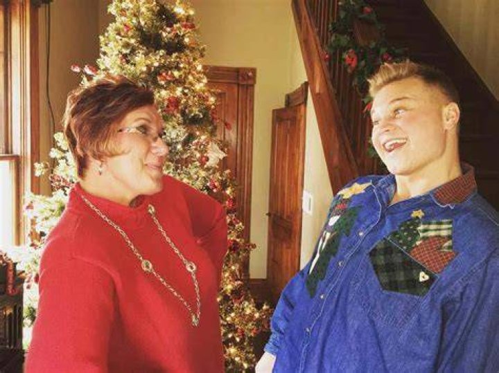 Is Zach Bryan's Mother Alive And Well?