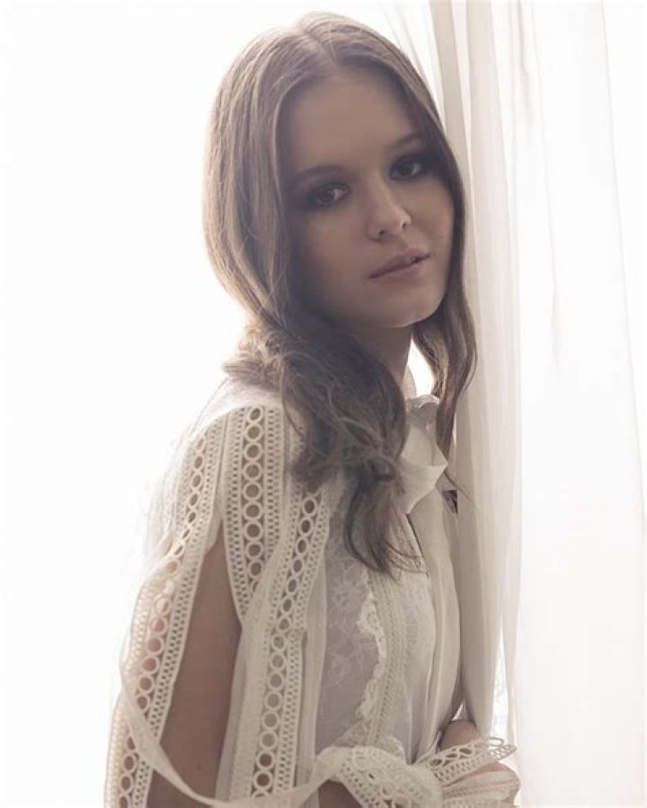 Izabela Vidovic's Age, Height, Boyfriend, Net Worth, Biography |