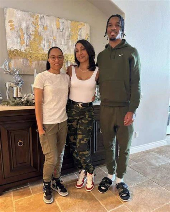 Jayden De Laura's Family Ties: Unveiling His Parents' Influence