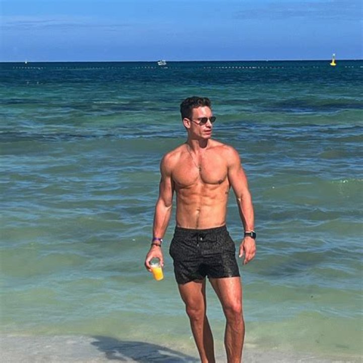 Jeff Thomas death Model and social media influencer dies aged 35 The
