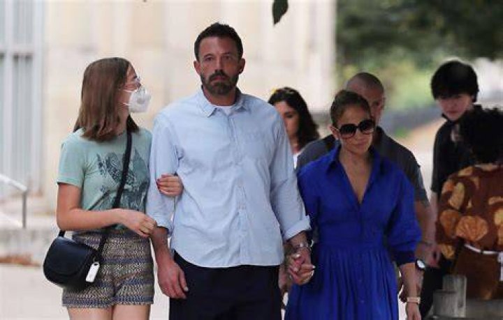 Jennifer Lopez & Violet Affleck Go On Shopping Spree