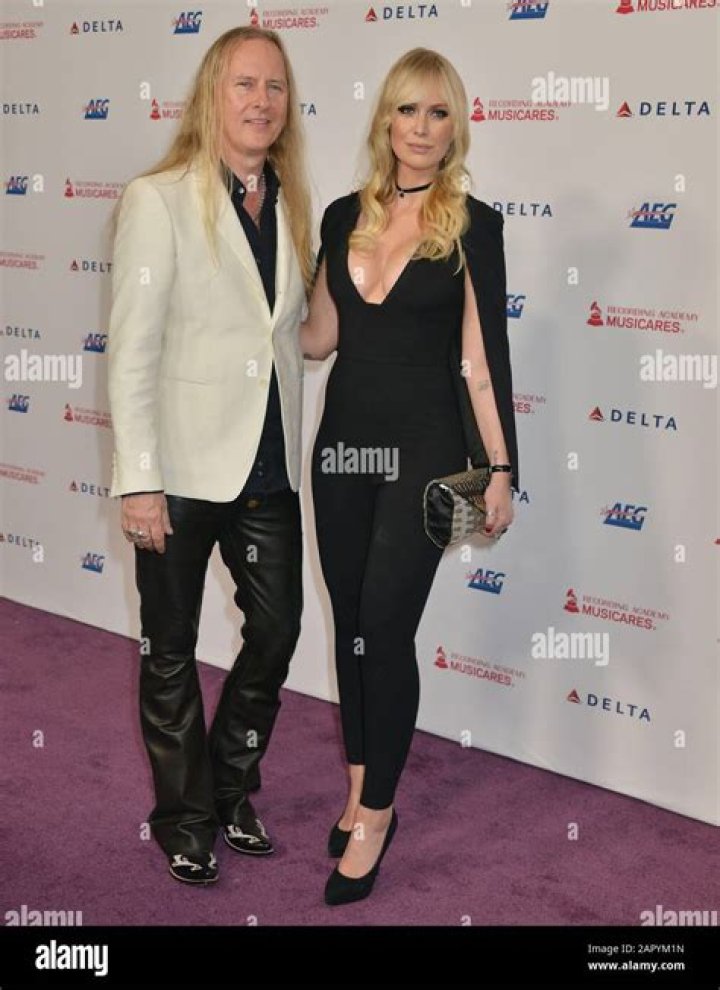 Jerry Cantrell's Wife: Who Is The Musician Married To?