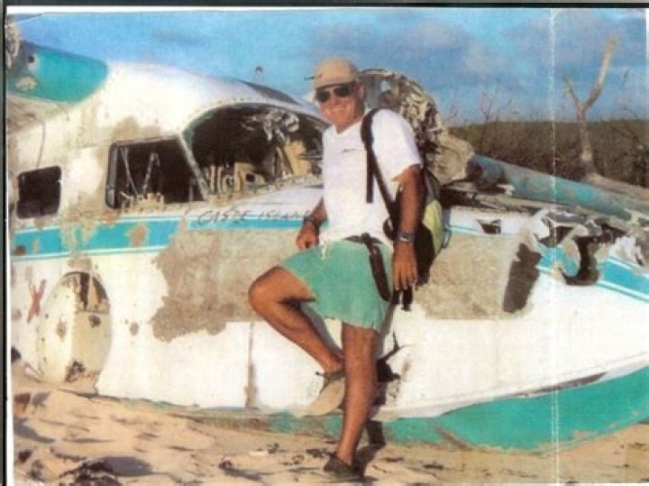 Jimmy Buffett and a wrecked Grumman Goose Jimmy buffett, Parrot head