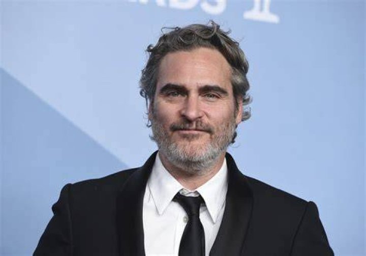 Joaquin Phoenix Height, Weight, Age, Girlfriend, Family, Facts, Biography