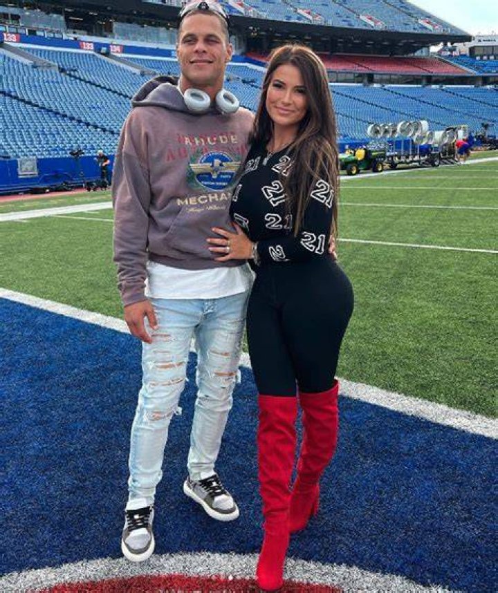 Jordan Poyer&rsquo;s wife Rachel Bush Wiki Bio, net worth, baby, wedding, body