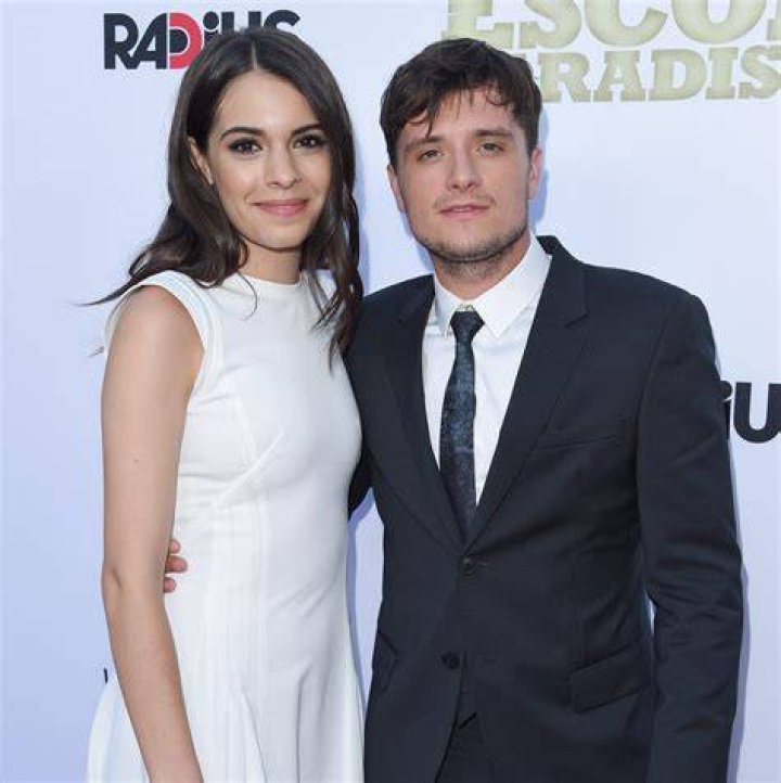 Josh Hutcherson’s size, girlfriend and gay vibes