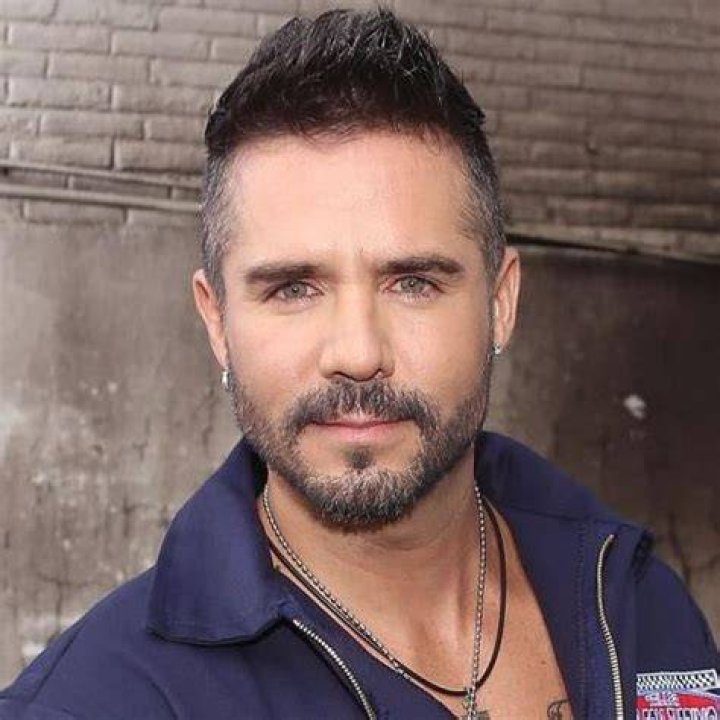 Jos&eacute; Ron Biography Age, Height, Wife, Net Worth, Family, Siblings