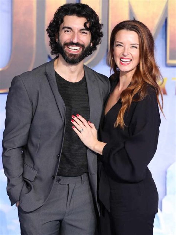 Justin Baldoni & Wife Emily a Daughter See Her Sweet Face!