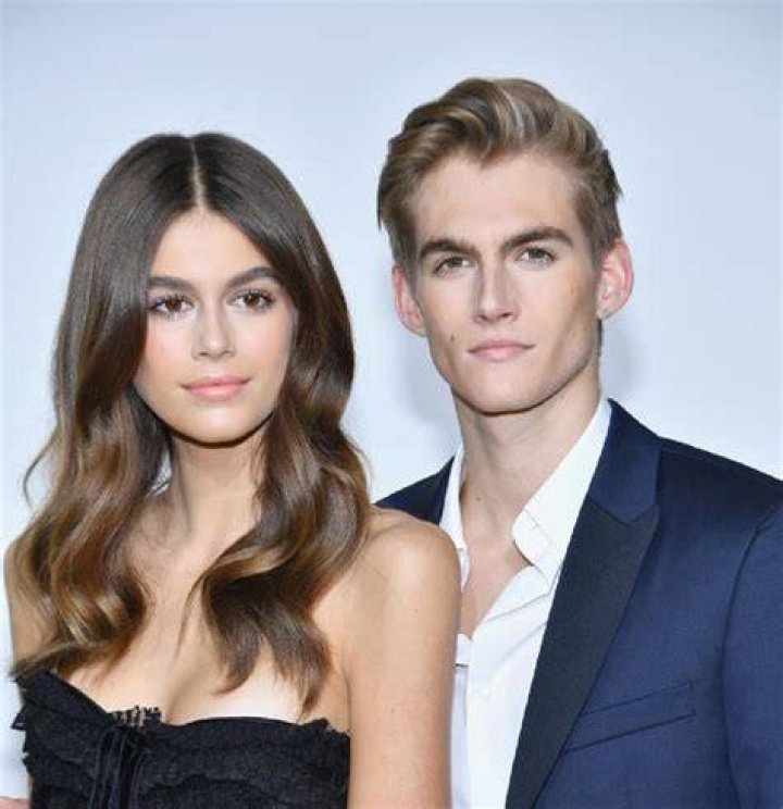 Kaia Gerber Sister Brother And Family Ethnicity ·