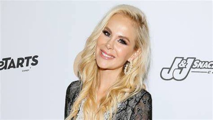 Kameron Westcott Husband, Net Worth, Family, Age