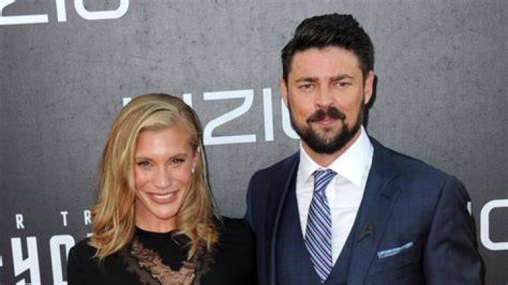 Karl Urban's Marital Status: Uncovering The Truth