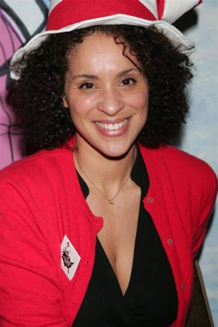 Karyn Parsons Biography Facts, Childhood, Family Life & Achievements