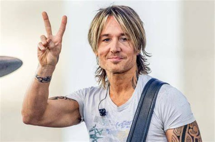 Keith Urban Bio, Age, Career, Net Worth, Family & More