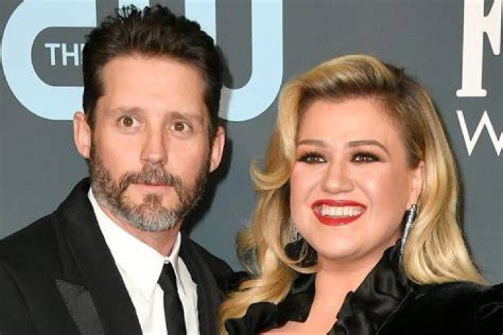 Kelly Clarkson&rsquo;s Husband Brandon Blackstock Is Reba McEntire&rsquo;s Stepson