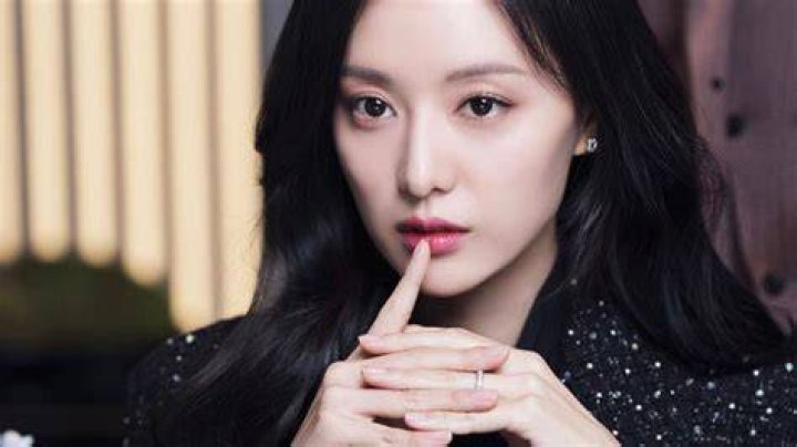 Kim Ji Won's Estimated Net Worth In 2024 | Wealth Revealed