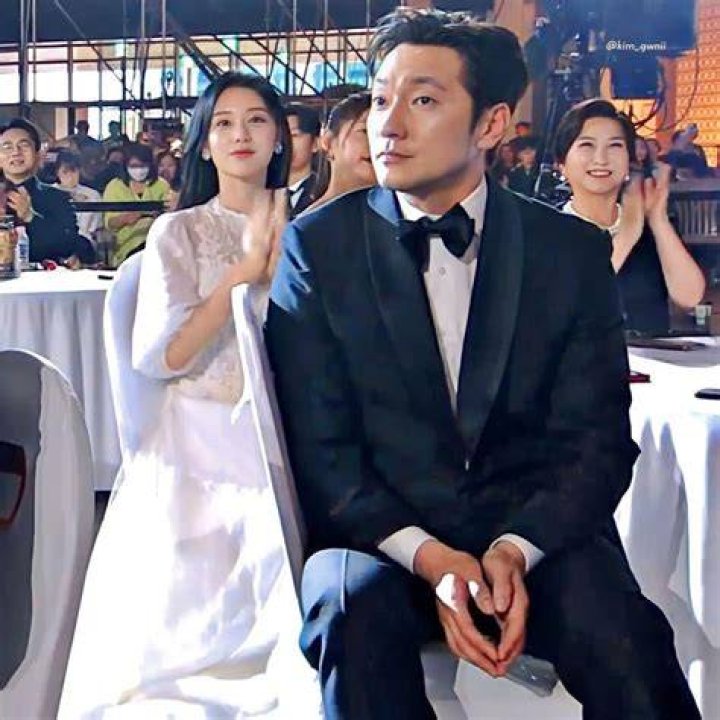 Kim Ji Won , Son Seok Koo , My Liberation Notes Kdrama Wallpaper in