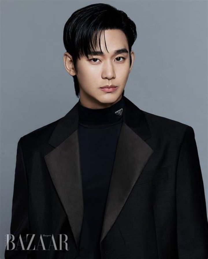 Kim Soo Hyun មានទំនាក់ទំនងពិសេសមួយ ជាមួយនឹងកំពូលតារាស្រី ២ រូប