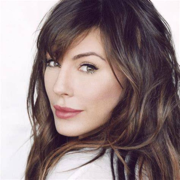 Krista Allen Biography, Height & Life Story Super Stars Bio