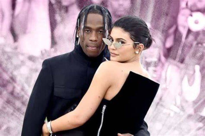 KUWK Travis Scott Reportedly Thinks Kylie Jenner&rsquo;s HoneyColored Hair