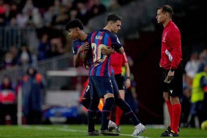Lamine Yamal con hist&oacute;rico debut en el FC Barcelona