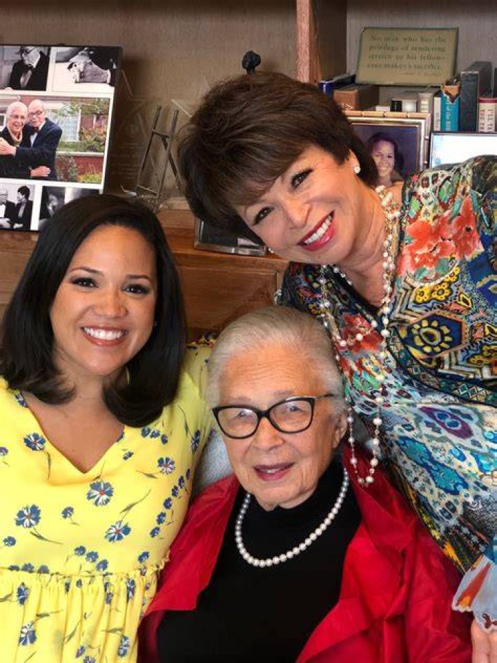 Laura Jarrett And Valerie Jarrett's Mother-Daughter Bond