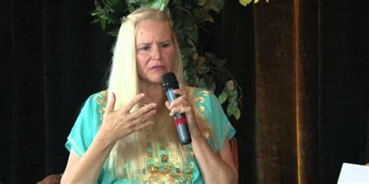 Lenedra Carroll, Atz Kilcher's Enigma