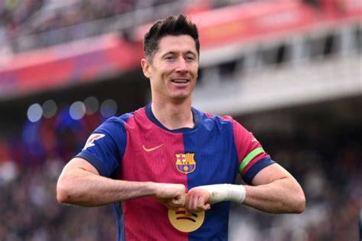 &lsquo;Lewandowski for a season? I&rsquo;d buy him&rsquo; Liverpool striker transfer