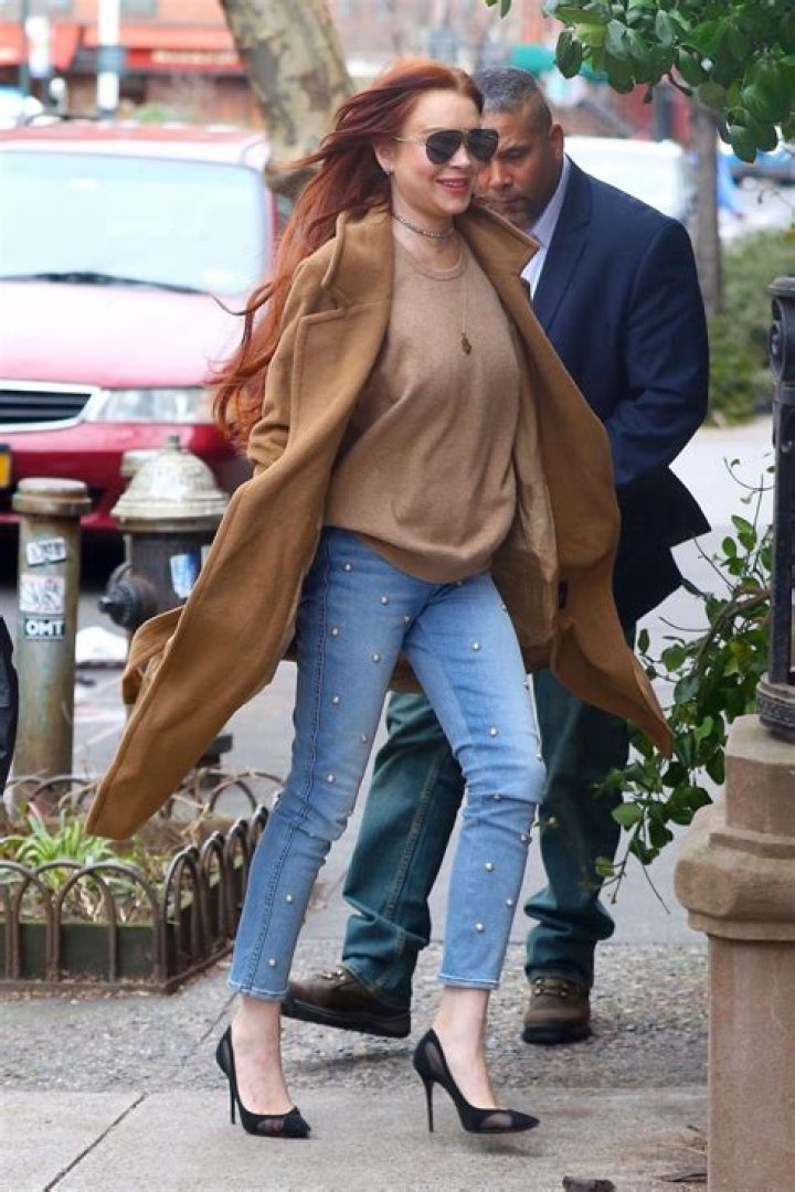 Lindsay Lohan In The Street Without A Bra 8x10 Picture Celebrity Print