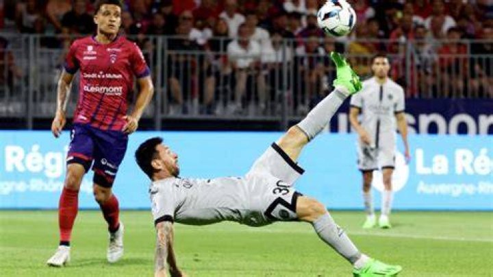Lionel Messi Scored Twice including a Bicycle Kick in the First Match of the Season ·