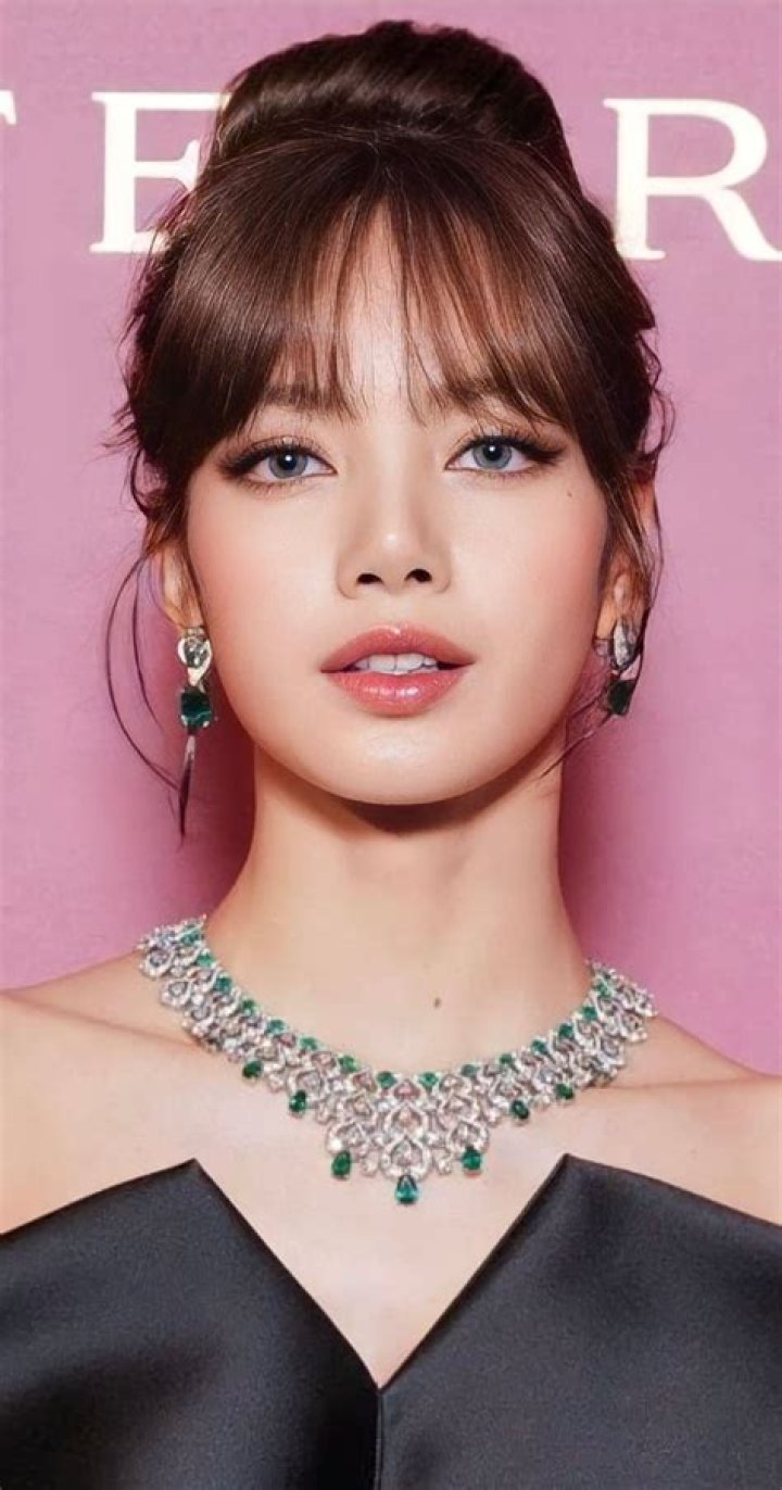 Lisa From BLACKPINK&rsquo;s Net Worth How Wealthy Is She?