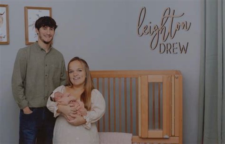 Liz Johnston Gives Baby Leighton 7 Weeks Old Update, Video