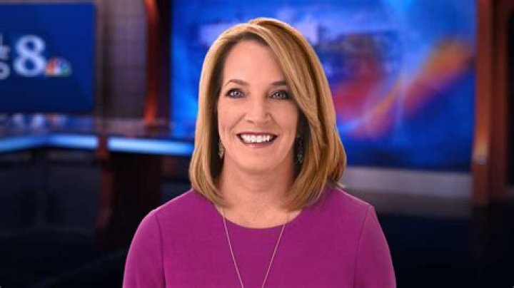 Lori Burkholder WGAL, BioWiki, Age, Height, Husband, Salary, Net Worth