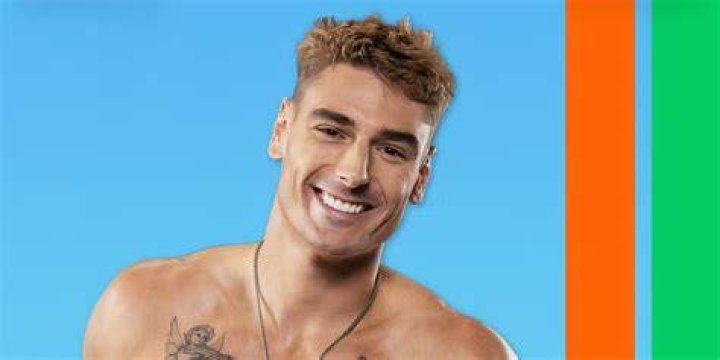Love Island Kierstan Shows Off New Boyfriend Actor Jay Harrington